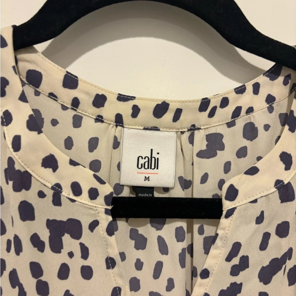 CAbi Meow Top 4343 Size Medium Cream and Purple Patterned Blouse - Picture 4 of 6